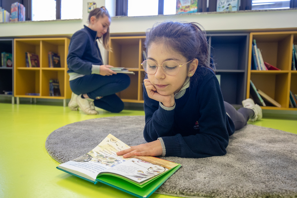 Bambina che legge - Pre e dopo scuola - English Gate School